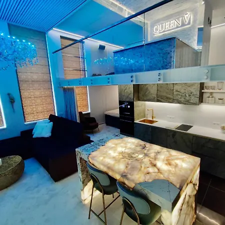 Luxury Queen V With Jacuzzi شقة كاوناس