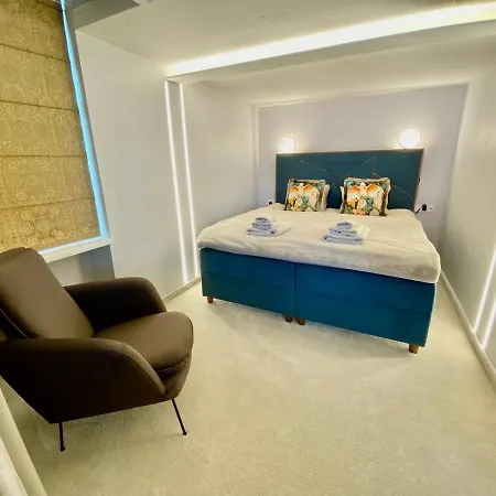 Luxury Queen V With Jacuzzi Apartmán *
