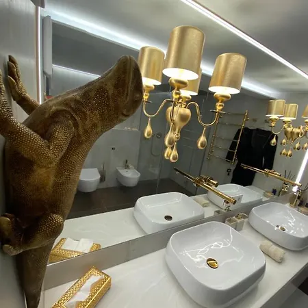 شقة Luxury Queen V With Jacuzzi كاوناس