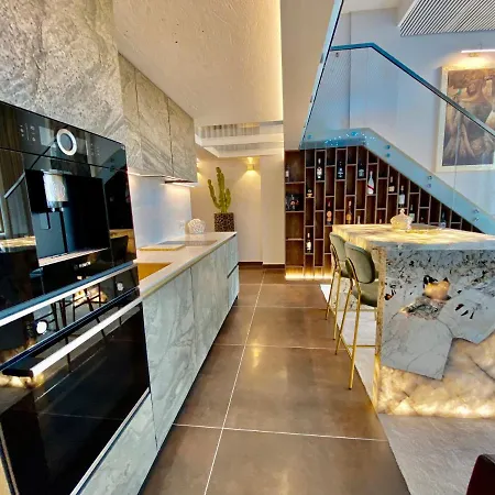 Luxury Queen V With Jacuzzi Apartmán Kaunas