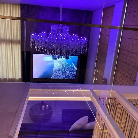 アパート Luxury Queen V With Jacuzzi