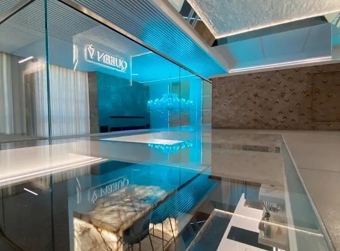 Luxury Queen V With Jacuzzi Apartmán *