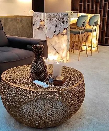 Luxury Queen V With Jacuzzi *